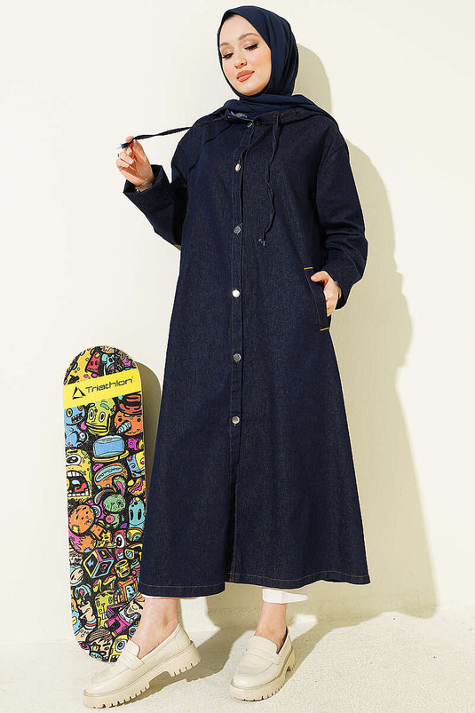 Veste en jean bleu marine à capuche avec boutons métalliques