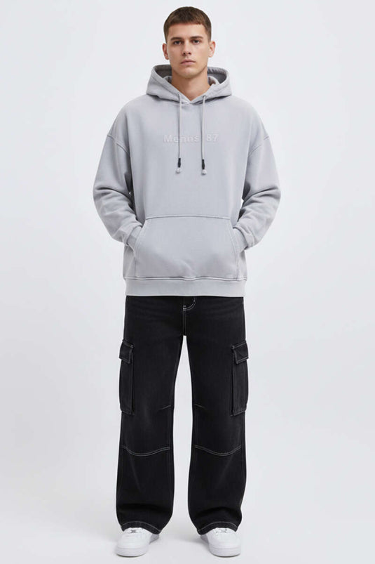 سويت شيرت رجالي واسع برقعة مطرزة مع غطاء رأس رمادي