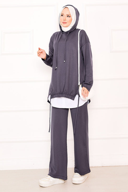 بدلة أويسو بغطاء رأس وتفاصيل مطاطية أمامية باللون الفحمي