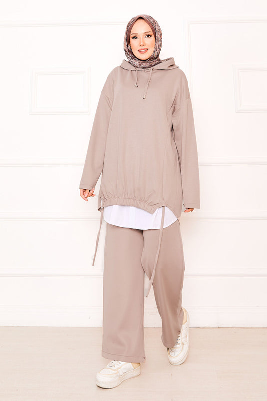 غطاء رأس مطاطي أمامي بتفاصيل حجرية من مجموعة أويسو