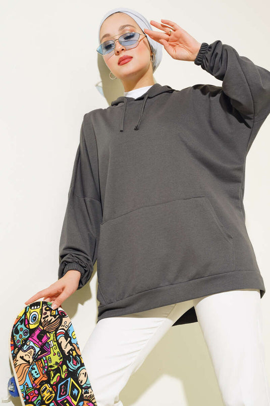 سترة عرق كبيرة الحجم بغطاء للرأس ومدخنة