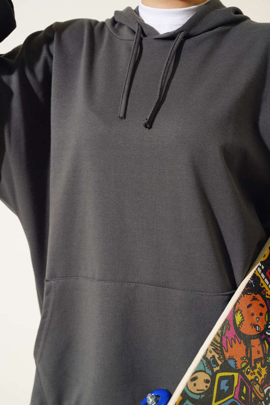 سترة عرق كبيرة الحجم بغطاء للرأس ومدخنة