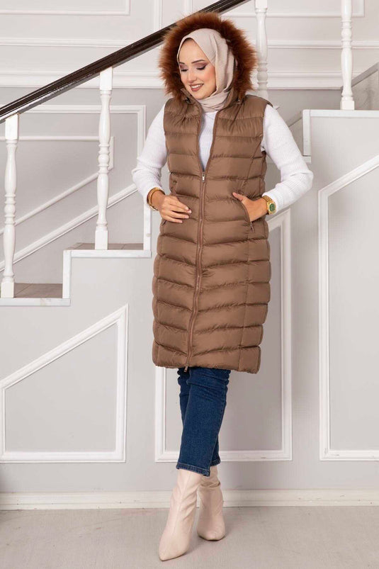 سترة منتفخة بغطاء رأس، بنية اللون