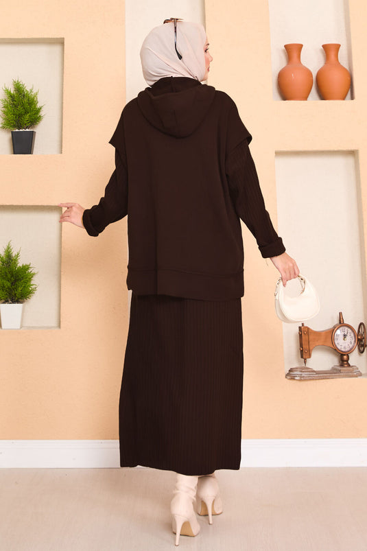 Ensemble deux pièces avec pull à capuche et hijab détaillé, marron