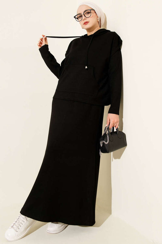 فستان لويسيا مع سترة بغطاء رأس أسود