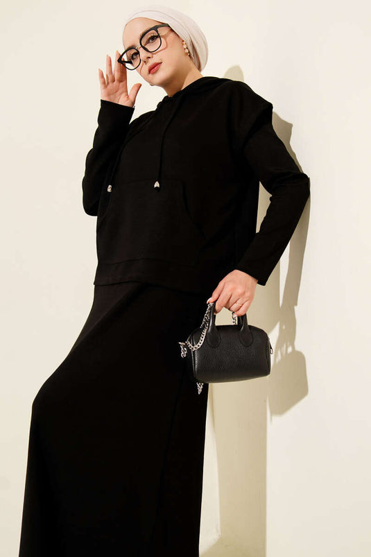 فستان لويسيا مع سترة بغطاء رأس أسود