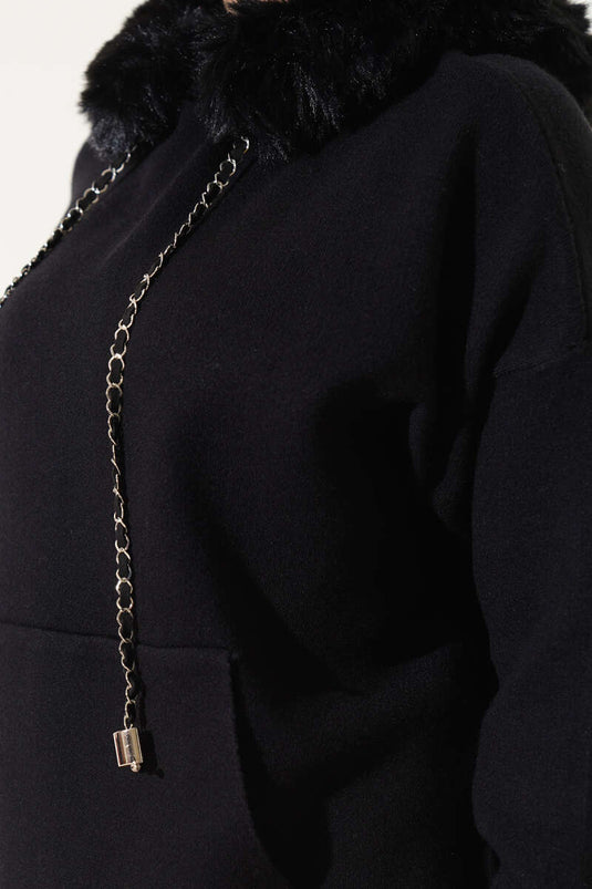 سترة تريكو بغطاء رأس من الفرو باللون الأسود