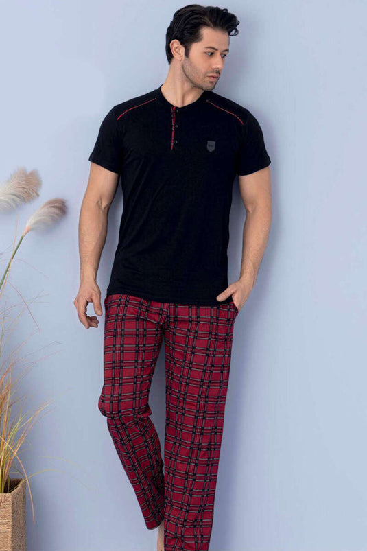 طقم بيجاما رجالي أسود بأكمام قصيرة بنقشة مربعات وخطوط