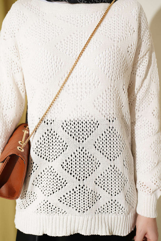 Pull en tricot ajouré à motif carré écru
