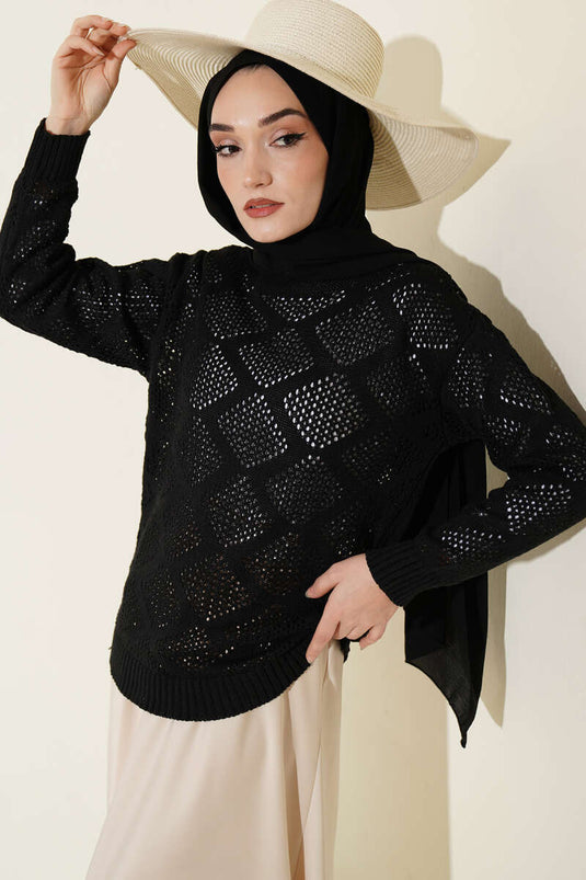 Pull en tricot ajouré à motif carré noir