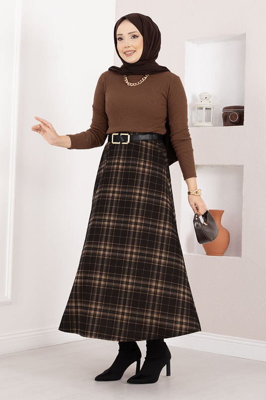 تنورة غوص منقوشة باللونين الأسود والجملي