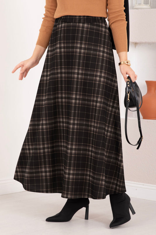 تنورة غوص منقوشة باللون الأسود - حجري