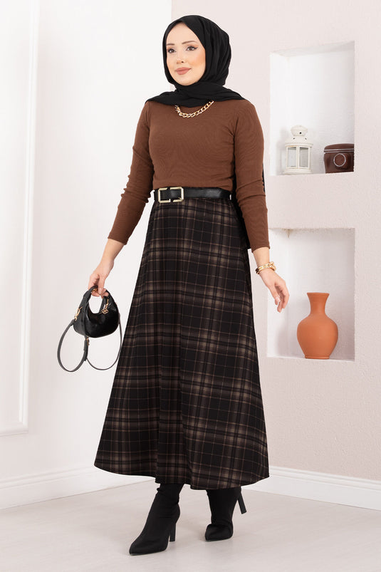 تنورة غوص منقوشة باللونين الأسود والمنك