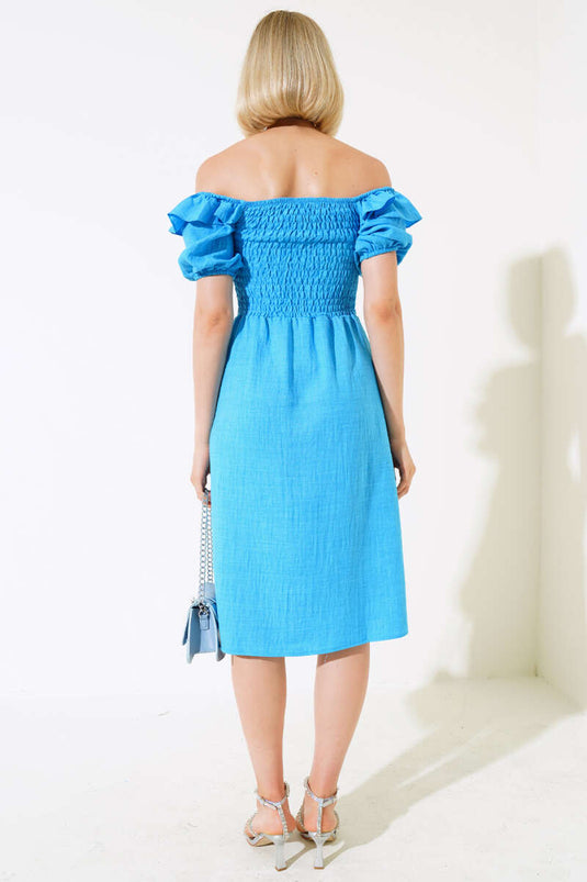 Robe bleue à col carré en gipel