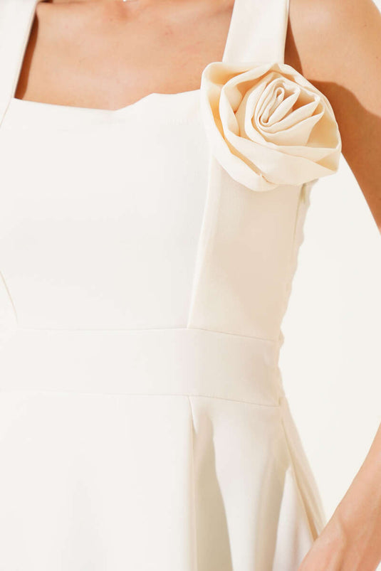 Midikleid mit eckigem Ausschnitt und Rosenapplikationen in Creme