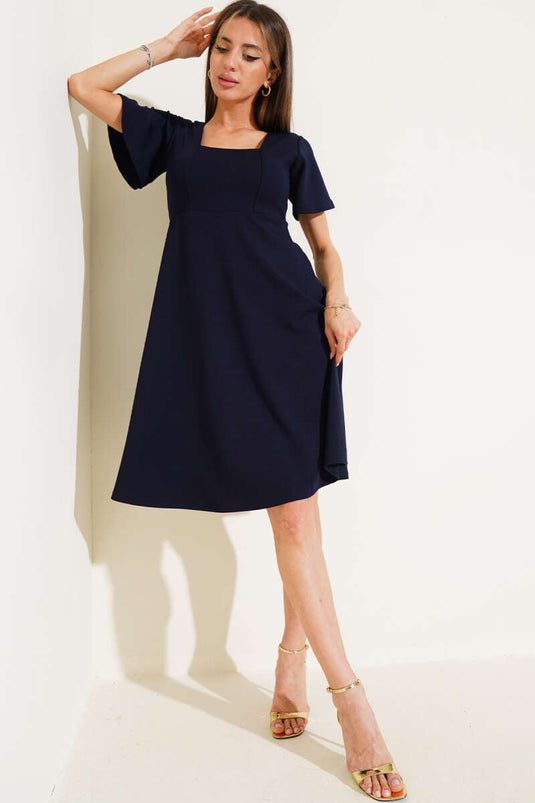 Midikleid mit eckigem Ausschnitt, marineblau