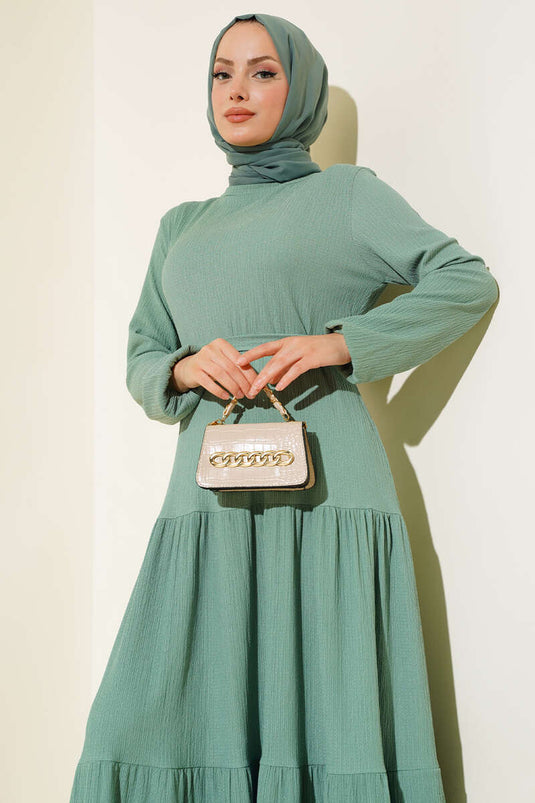 Gelaagde crêpe jurk met riem, amandelgroen