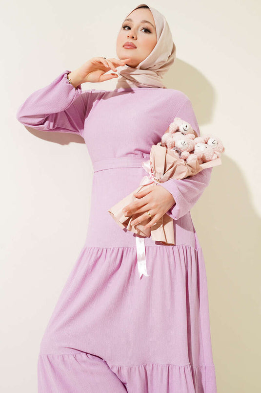Robe en crêpe superposée avec ceinture, lilas