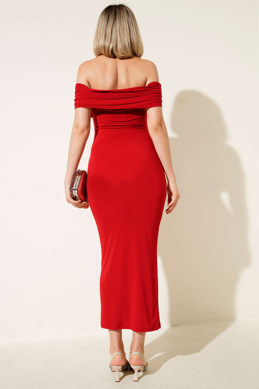 Abito midi rosso con scollo a barca