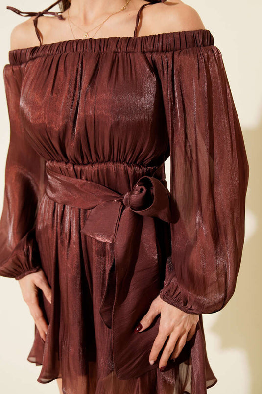 فستان قصير شفاف من الشيفون بياقة قارب، لون وردي فاتح