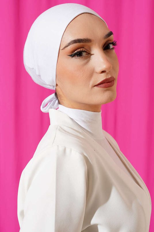 Kaymaz Silikonlu Bağlamalı Bone Beyaz