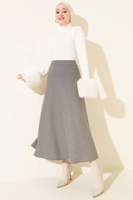 تنورة بنقشة أوراق السرخس باللون الأسود