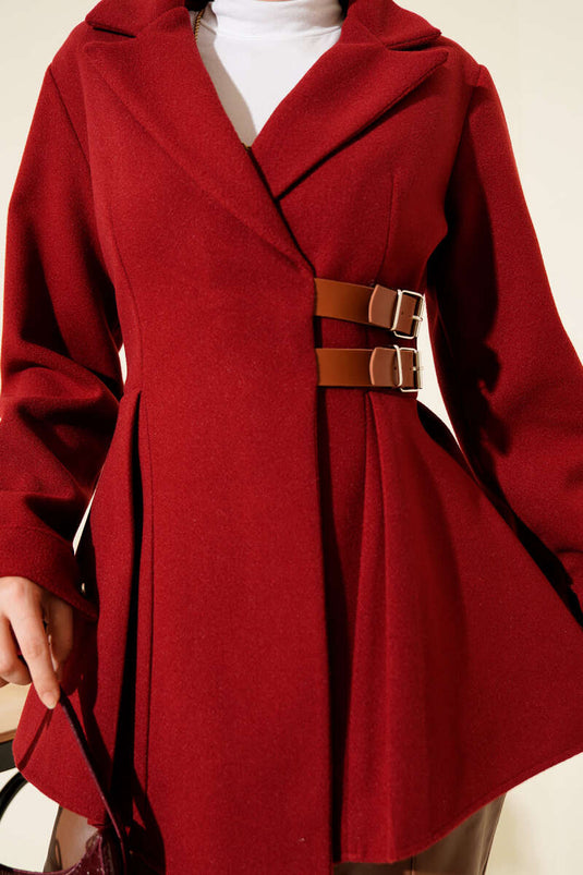 Chaqueta de cachemira burdeos con detalle de cinturón