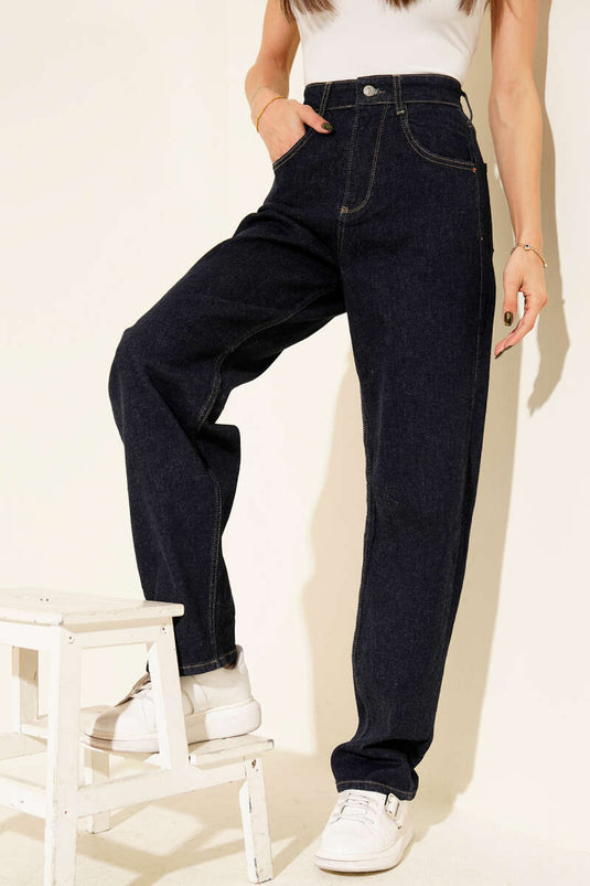 بنطال جينز أزرق داكن بتصميم "موم" مع مشبك حزام