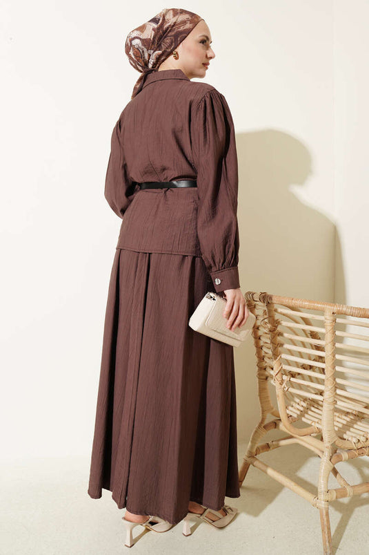 Set van twee met ceintuur, geplooide rok, bruin