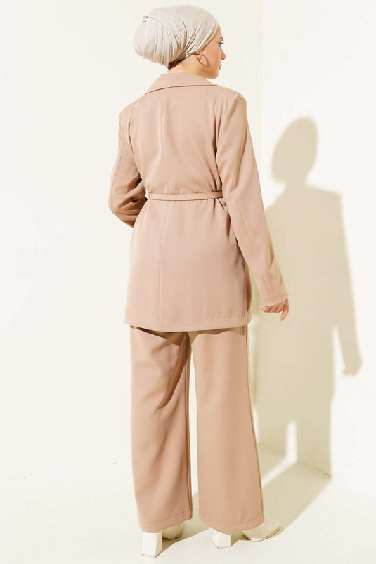 Ensemble double biscuit avec veste blazer ceinturée