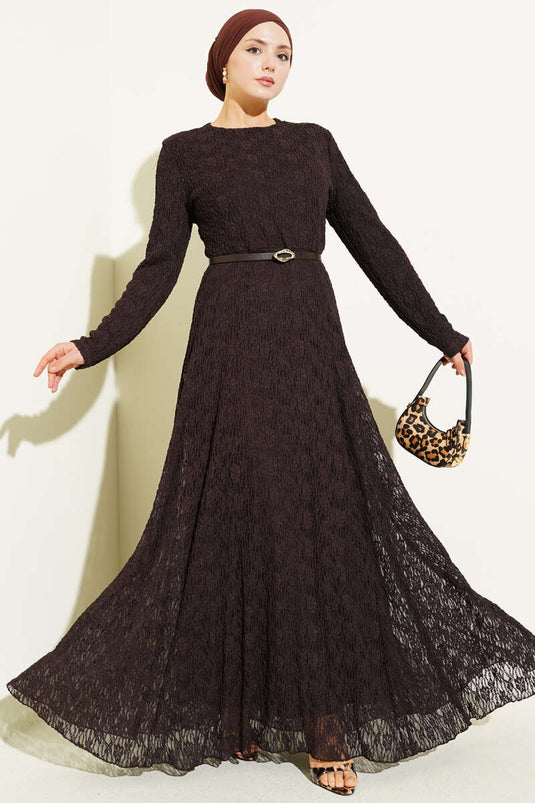 فستان برباط وتطريز دانتيل بني