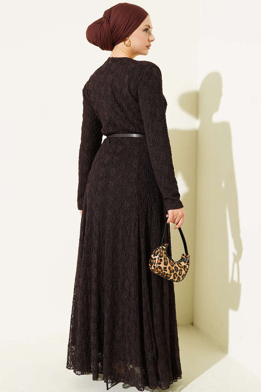 فستان برباط وتطريز دانتيل بني