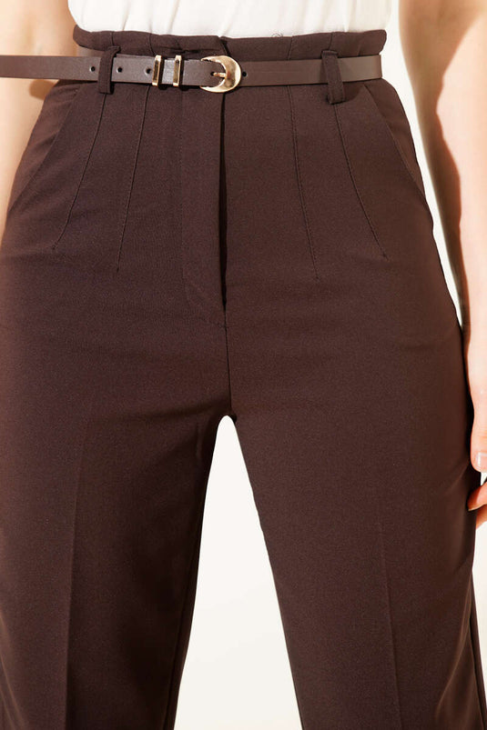Pantalon en tissu à jambe étroite avec ceinture, couleur marron
