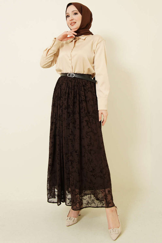 تنورة تول منقوشة بحزام بني