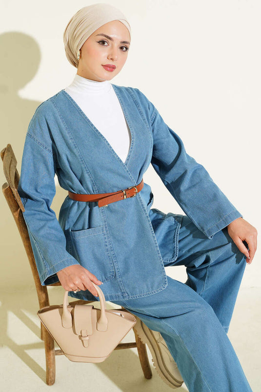 Completo due pezzi in denim con cintura e bottoni, blu denim