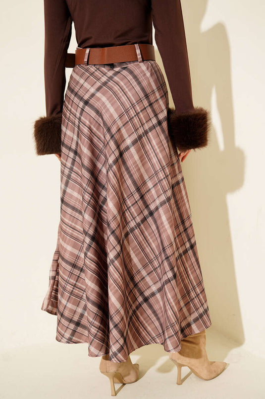 تنورة واسعة بنمط مربعات مع حزام بلون فيزون