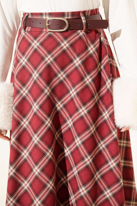 Jupe à carreaux avec ceinture bordeaux