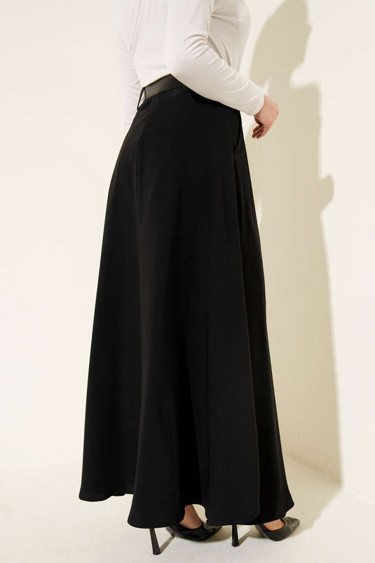 Jupe basique noire à ceinture et fermeture éclair