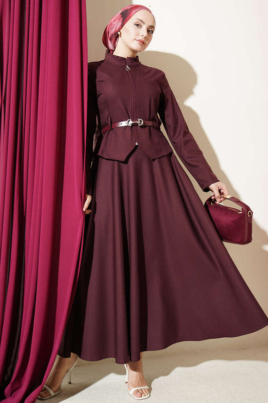 Ensemble basique avec jupe à fermeture éclair et ceinture, bordeaux