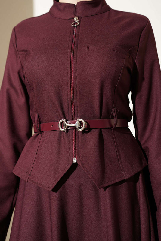 Ensemble basique avec jupe à fermeture éclair et ceinture, bordeaux
