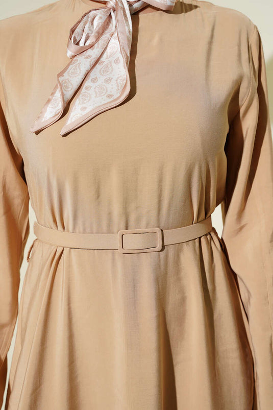 Kemerli Fularlı Tensel Elbise Bej