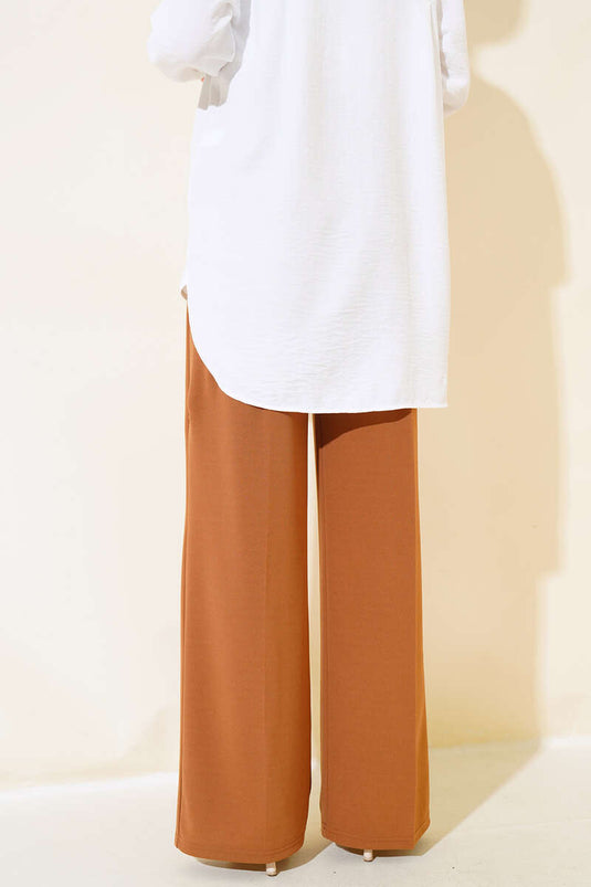 Broek met wijde pijpen en riem, bruin