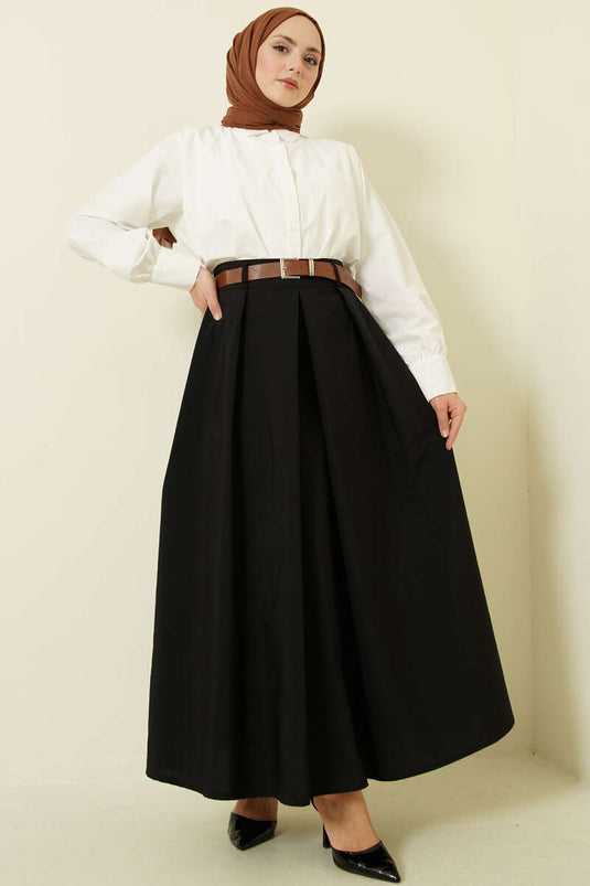 تنورة بوبلين واسعة بطيات مع حزام باللون الأسود