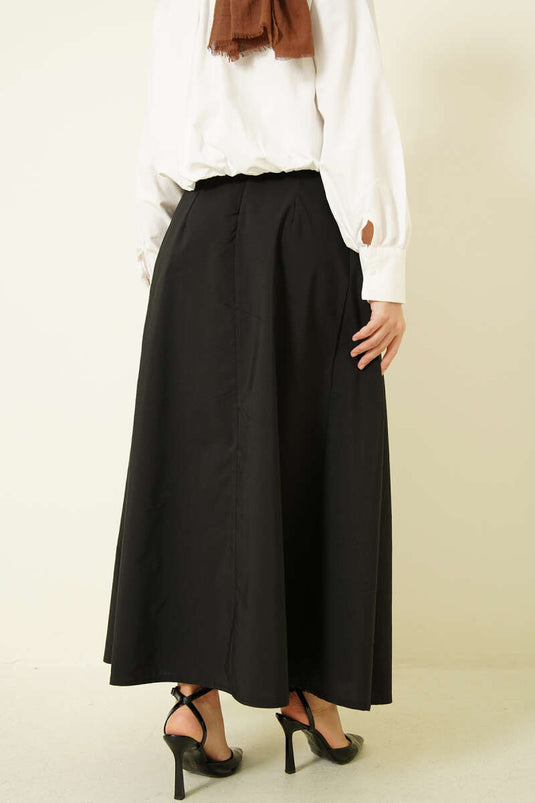 تنورة بوبلين واسعة بطيات مع حزام باللون الأسود