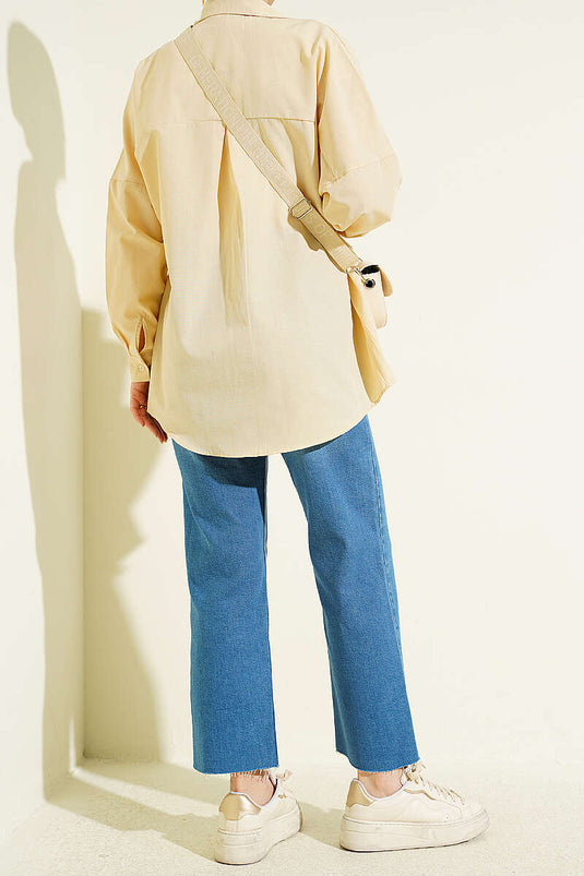 Jeanshose mit Gürtel und abgeschnittenem, geradem Bein, Blau