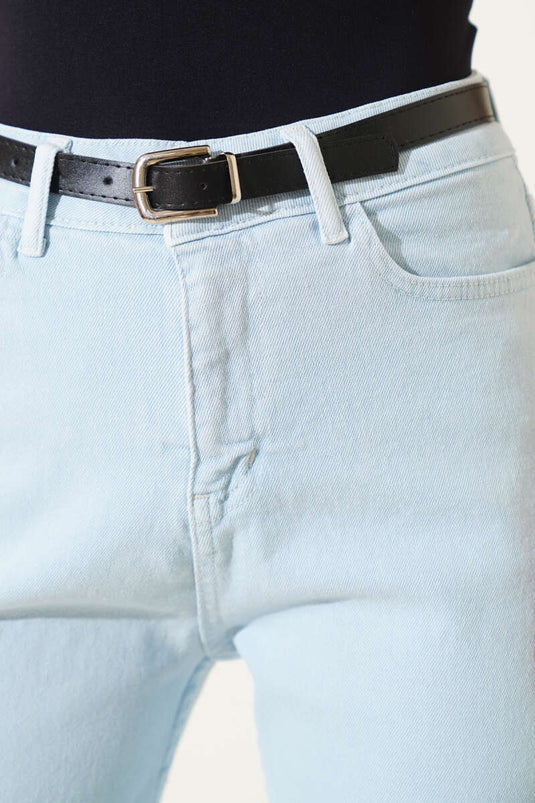 بنطلون أزرق قصير الساق بحزام