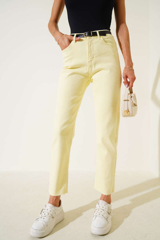 Pantalon jaune court à ceinture