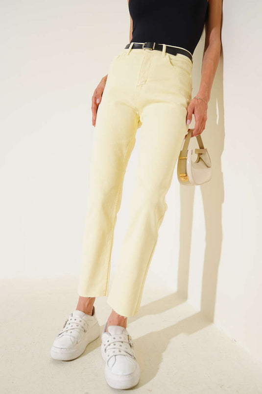 Pantalon jaune court à ceinture