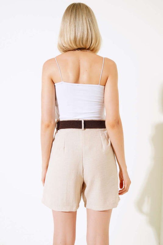 Short en lin beige avec ceinture