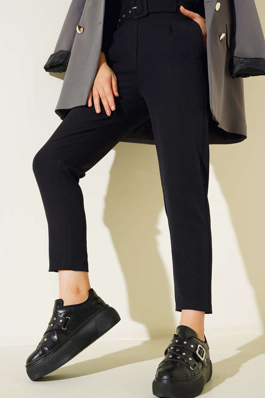 Pantalon en tissu noir avec ceinture et fermeture auto-agrippante